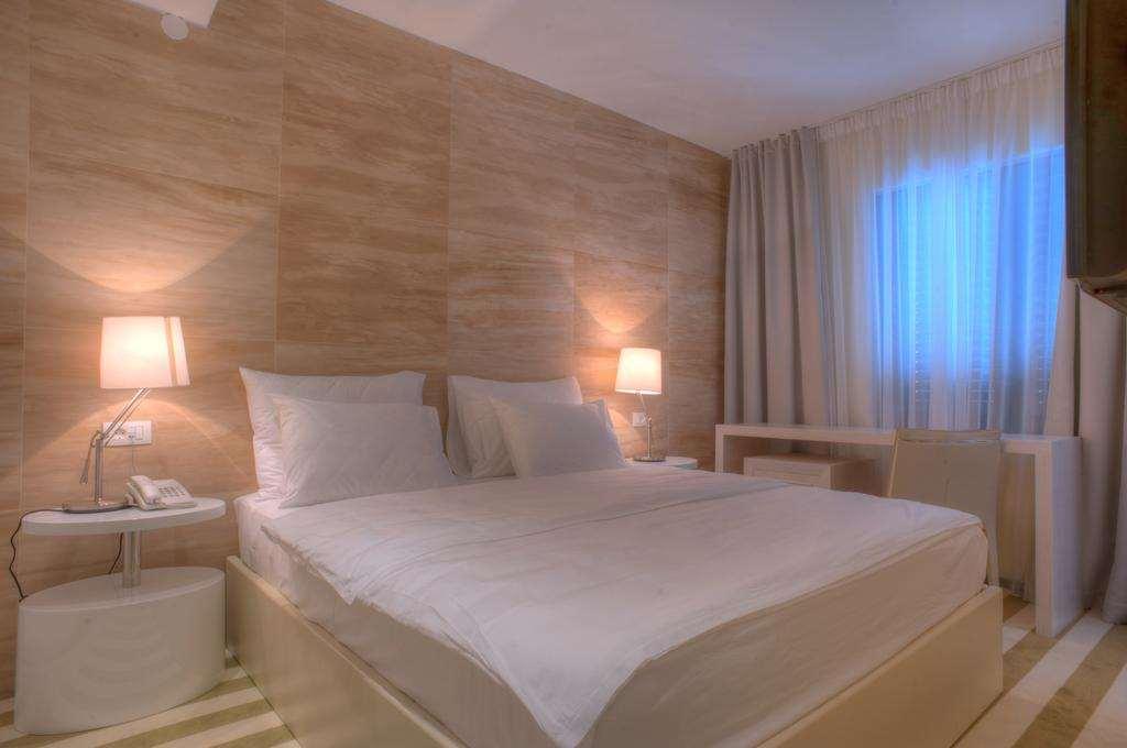 Aleksandar - Hotel Budva