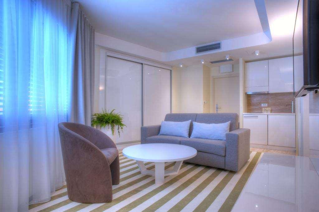 Hotel Aleksandar - *